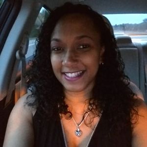 Meet your Posher, Raquel